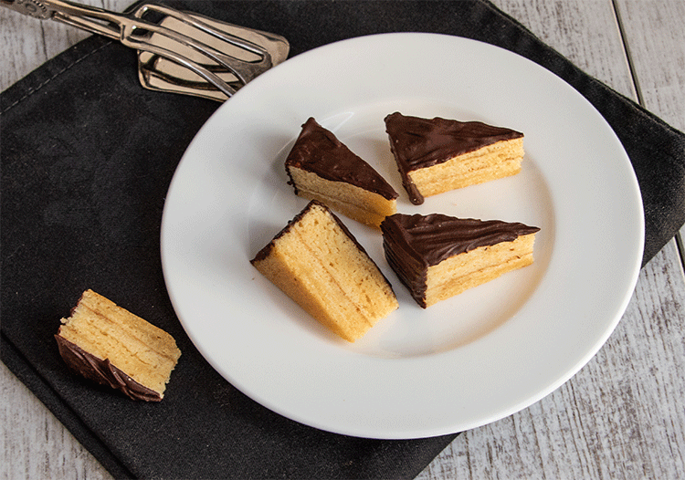 Baumkuchenspitzen mit Marzipan und Amaretto