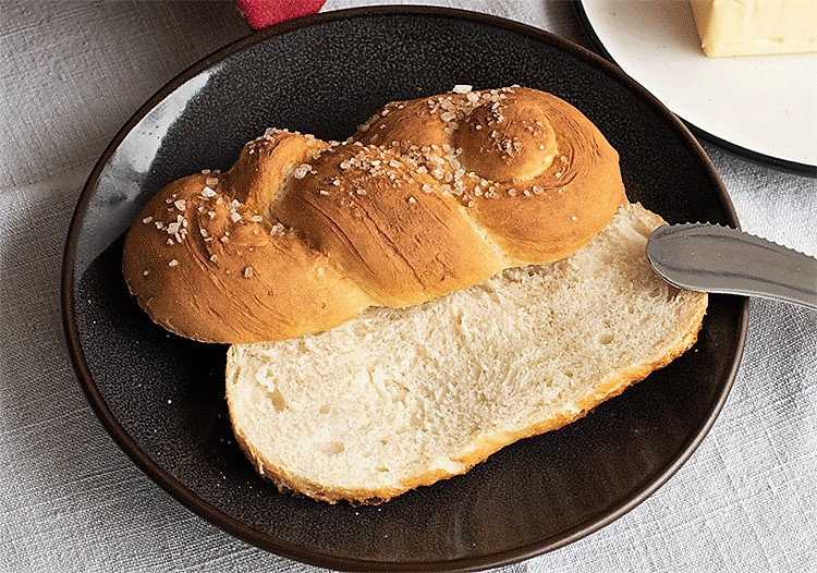 Anschnitt Laugengebäck selbstgebacken