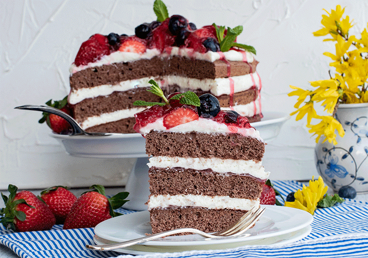 Fruchtige Frühlingstorte mit Eierlikörcreme