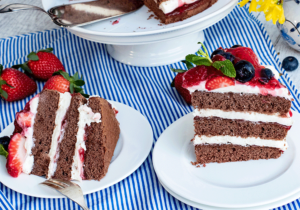 Anschnitt Erdbeertorte Beerentorte