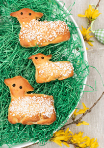 Osterlämmchen aus Hefeteig