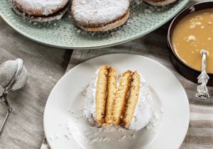 Mit Dulce de Leche gefüllte Empolvados aus Chile