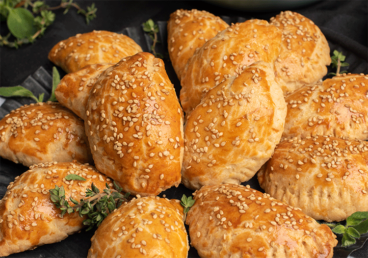 Tiropitakia Kourou (Griechische Schafskäse-Teigtaschen) - Küchenmomente