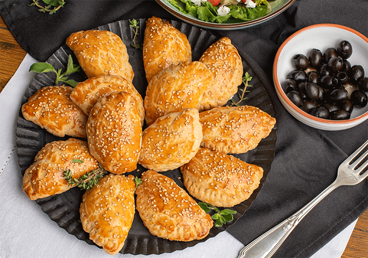 Tiropitakia Kourou (Griechische Schafskäse-Teigtaschen) - Küchenmomente