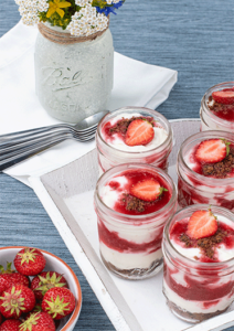 Erdbeer Schichtdessert im Glas