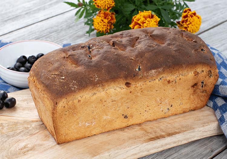Herzhaftes Käse-Speck-Oliven-Brot - Küchenmomente