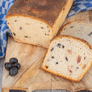 Anschnitt Käse-Speck-Oliven-Brot