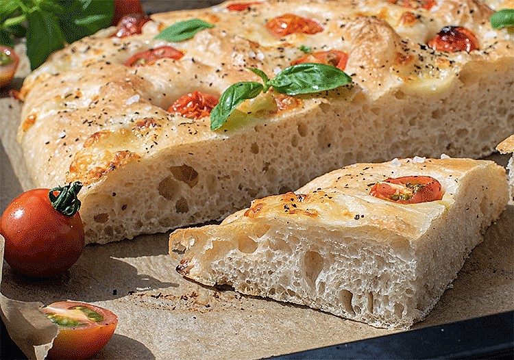 Focaccia mit Tomaten und Mozzarella | Küchenmomente