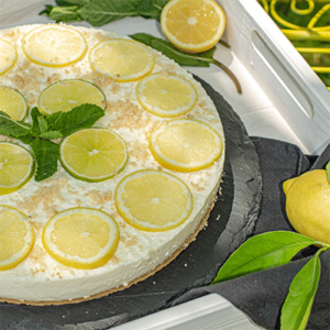 Sommerlicher Cheesecake mit Limoncello und Zitrone ohne Backen