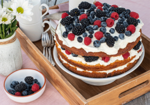 Victoria sponge cake mit Beeren