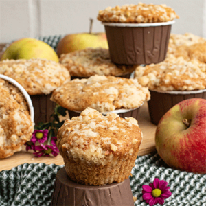 Herrliche duftende Muffins mit Apfel und Streuseln
