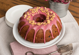 Gugelhupf mit Kirschen und MArzipan