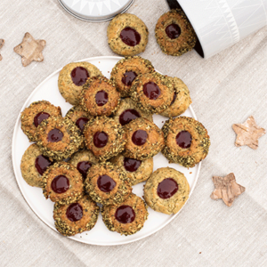 Weihnachtsplätzchen mit Kürbiskernen und Dinkelvollkornmehl