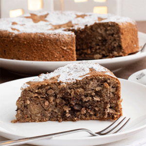 Anschnitt Nusskuchen mit Maronen