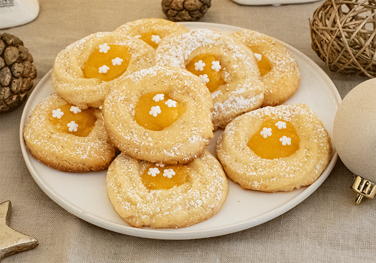 Zarte Mandelkringel mit Orangenfüllung