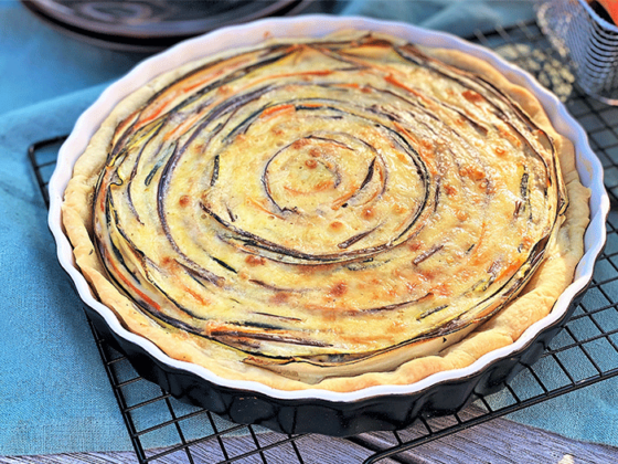 Vegetarische Tarte mit Möhren, Zucchini und Auberginen