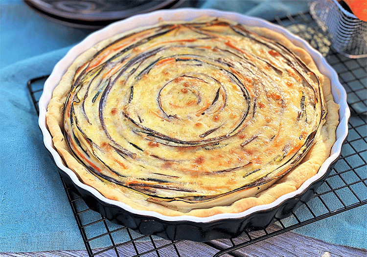 Vegetarische Tarte mit Möhren, Zucchini und Auberginen