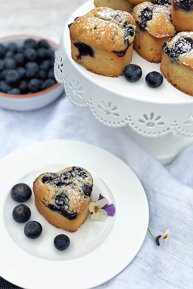 Financiers aux myrtilles - Kleine Mandelkuchen mit Blaubeeren aus ...