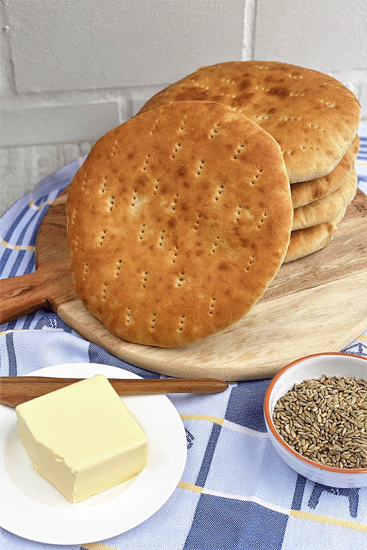 Rustikale Fladenbrot aus Schweden