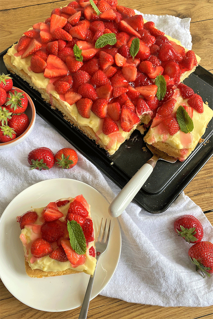 Anschnitt Erdbeerkuchen vom Blech