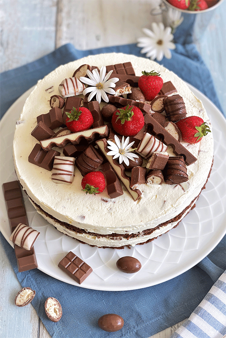 Kinder Schokolade Torte mit Erdbeeren - Küchenmomente