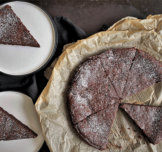 Saftige dunkle Schokoladentarte