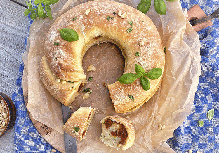 Tortano italiemischer Pizzabrot-Kranz