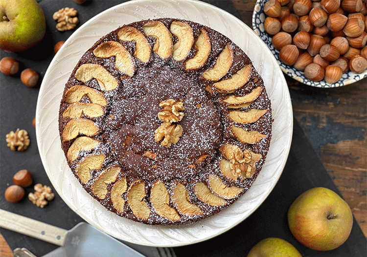 Dunkler Apfel-Nusskuchen - Küchenmomente