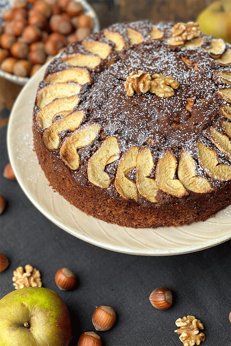 Dunkler Apfel-Nusskuchen - Küchenmomente