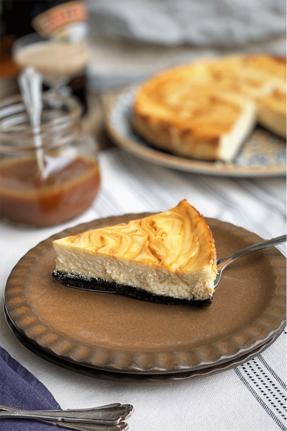 Irish Cream Cheesecake mit Whiskey-Karamell - Küchenmomente