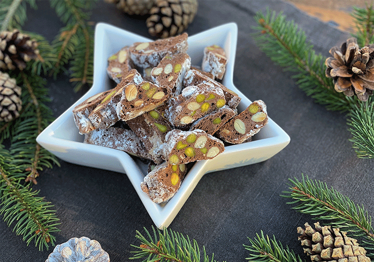 Schale mit Schokoladen-Cantuccini