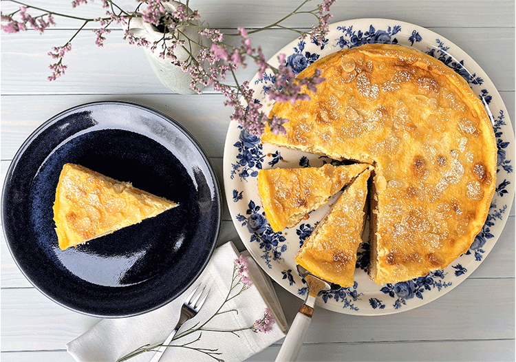 Aprikosen-Mandel-Kuchen von oben