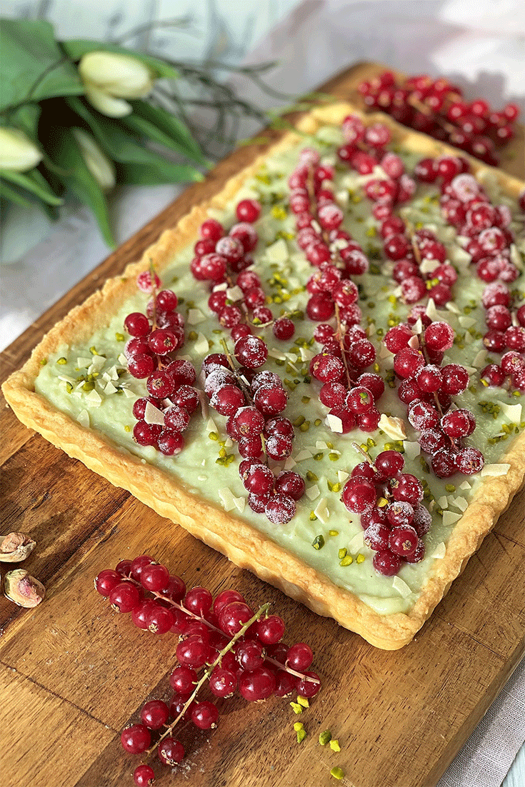 Pistazien-Tarte mit Beeren