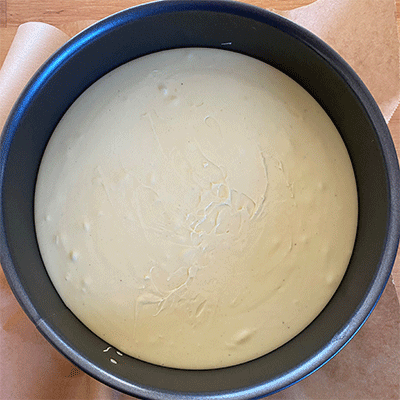 Weißer Schokoladenkuchen vor dem Backen