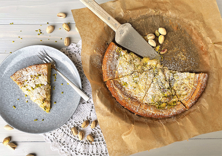 Anschnitt weißer Kladdkaka