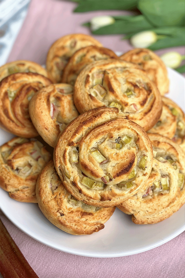 Hefeschnecken Rhabarber Marzipan