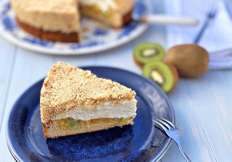 Mandel-Quark-Torte mit exotischer Fruchtfüllung
