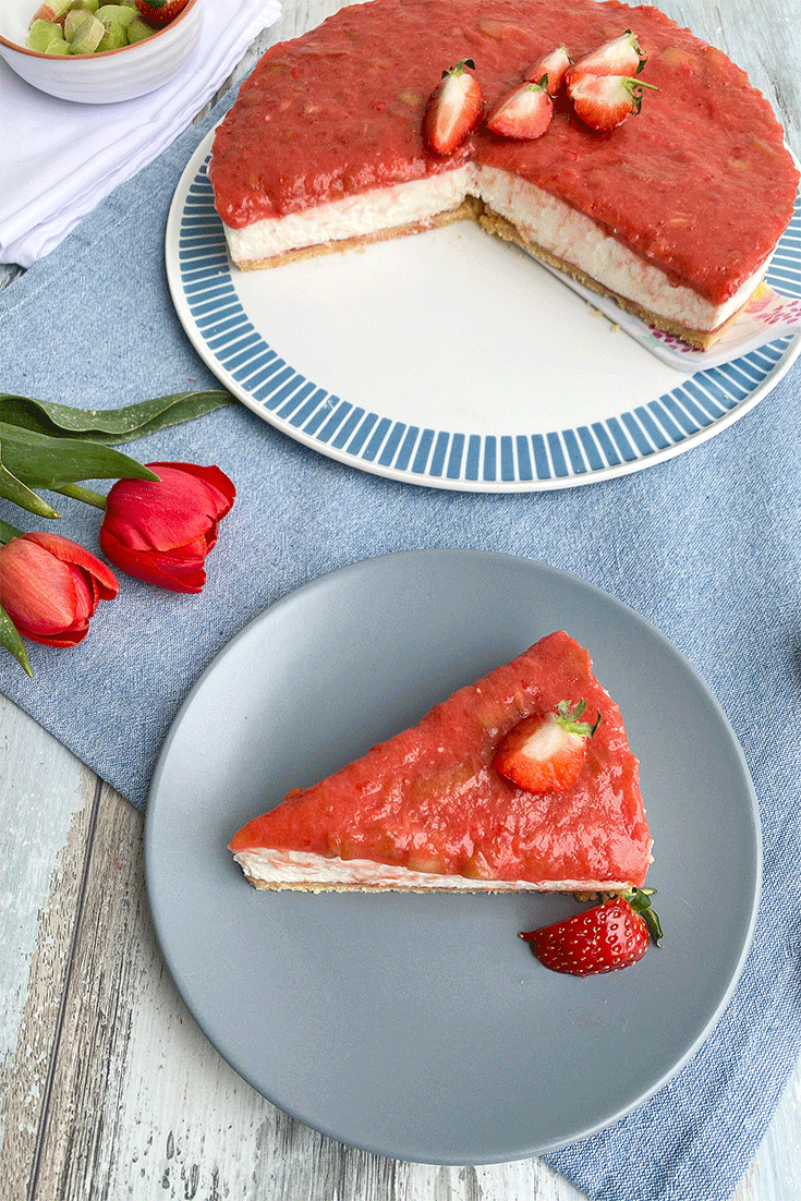 Kühlschranktorte Erdbeer-Rhabarber