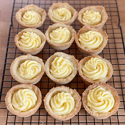 Mürbeteig-Törtchen mit Vanillecreme