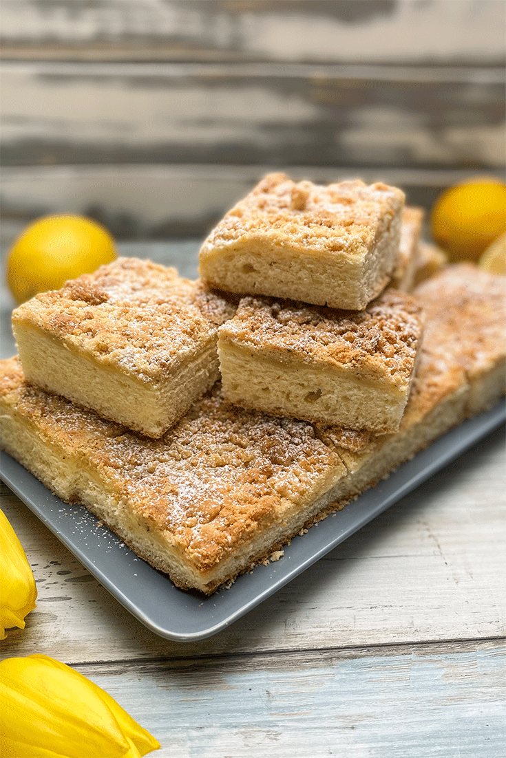 Anschnitt Zitronen-Streuselkuchen