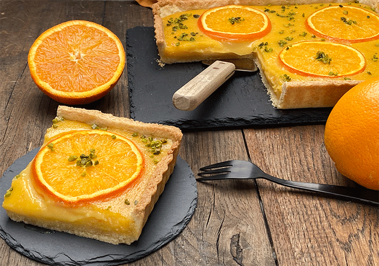 Anschnitt Orangentarte mit Orange Curd