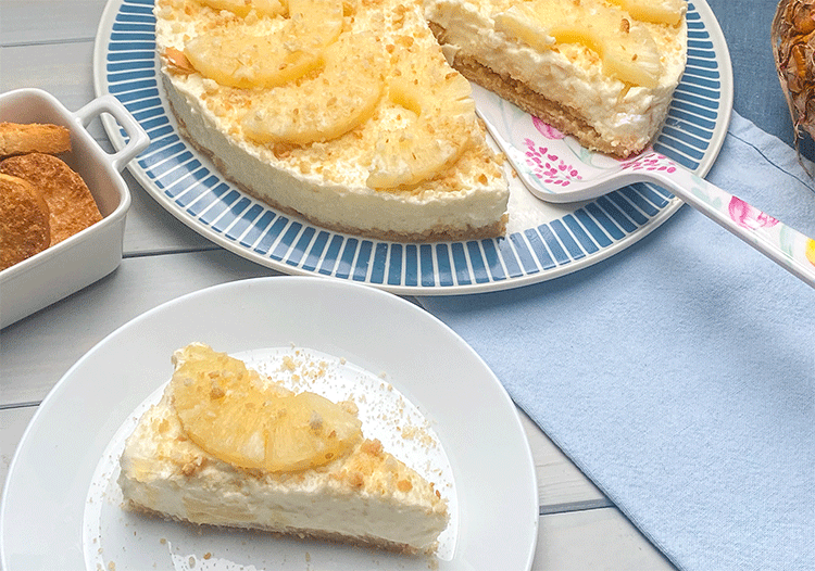 Anschnitt Vanille-Frischkäse-Torte mit Ananas no bake
