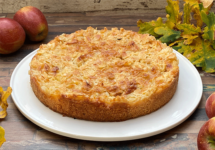 Apfelkuchen mit Mandelhaube 