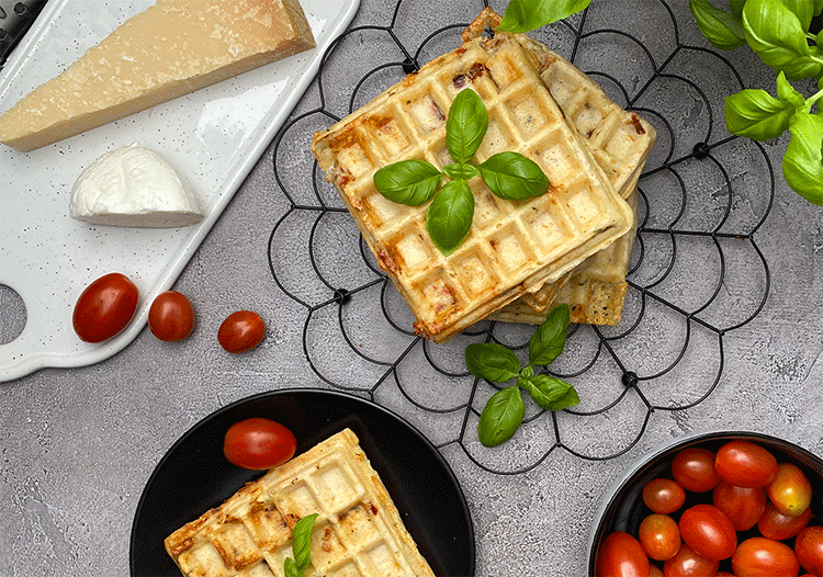 Herzhafte Waffeln Caprese Style