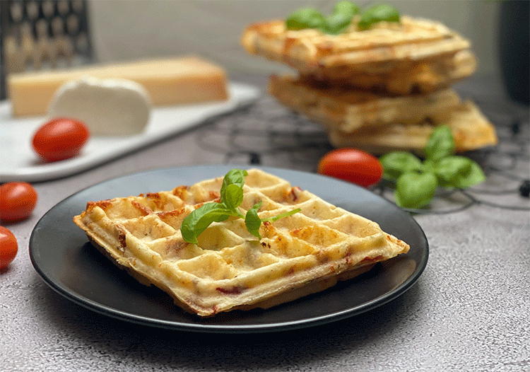 Herzhafte Waffeln Caprese