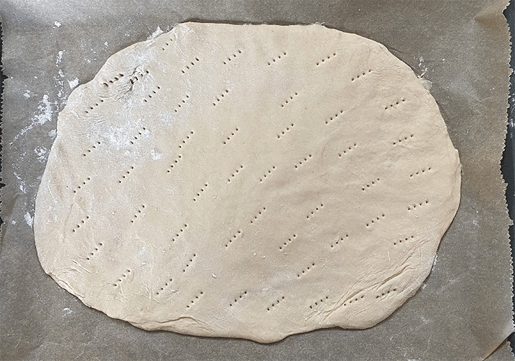 Flammkuchen Teig vor dem Backen