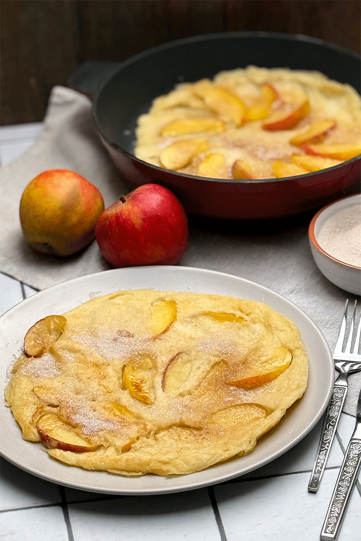 Omas Apfelpfannkuchen Eierkuchen mit Äpfeln