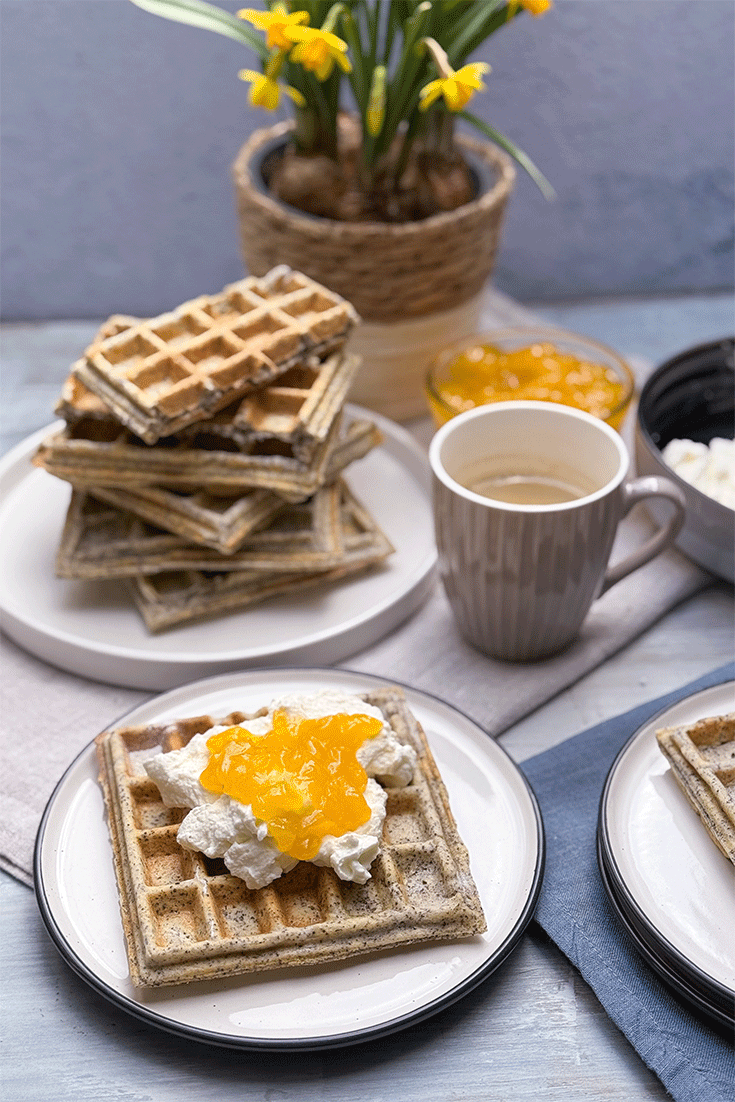 Waffeln mit Mohn und Zitrone