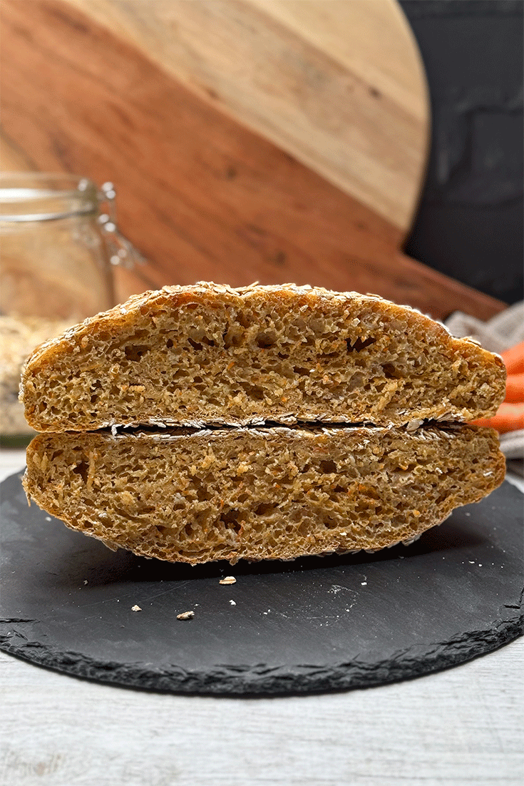 Anschnitt Hafer-Karotten-Brot