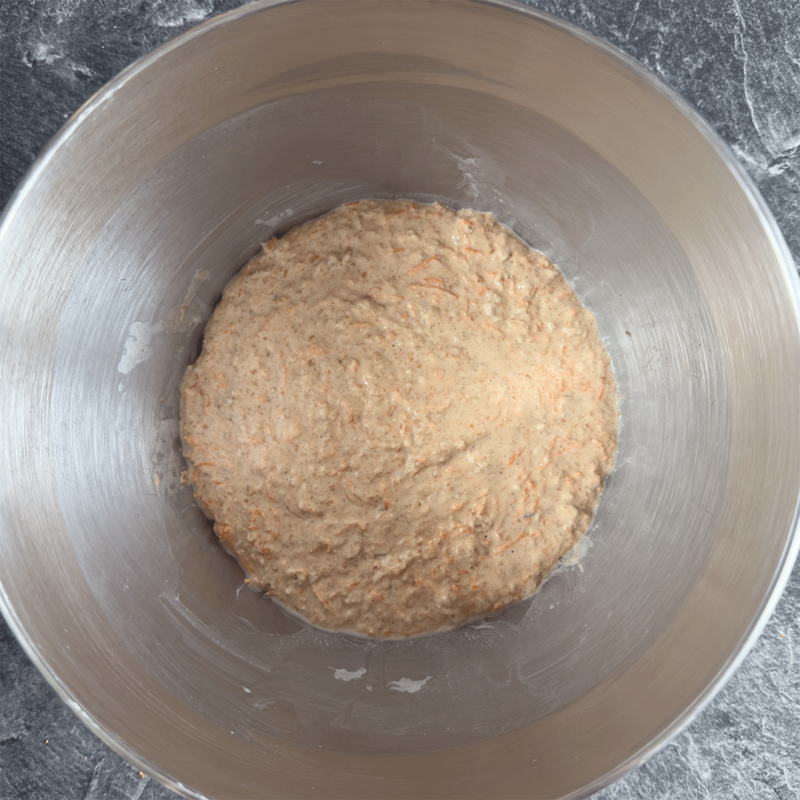 Hafer-Karotten-Brot Teig vor der Ruhezeit